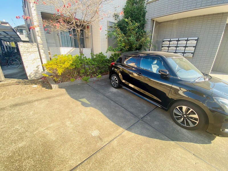 ヴァンベールM 駐車場