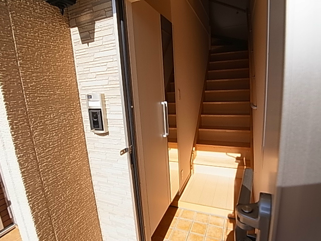 リズ　コリーヌ 玄関