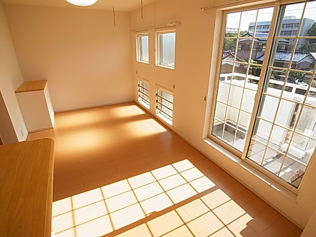 リズ　コリーヌ リビング