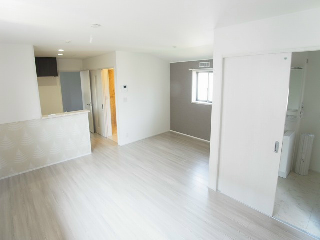 イーデン　メール　おおたか　 リビング