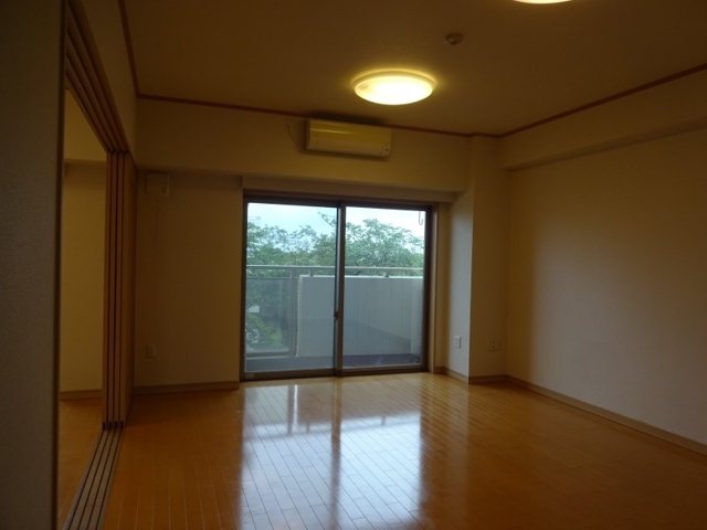 T&amp;#39;s garden北柏　2号棟 リビング