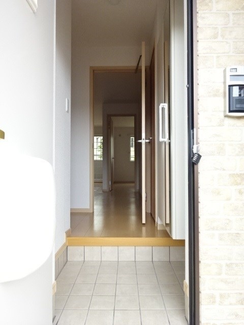 トエムフェルトＢ 玄関