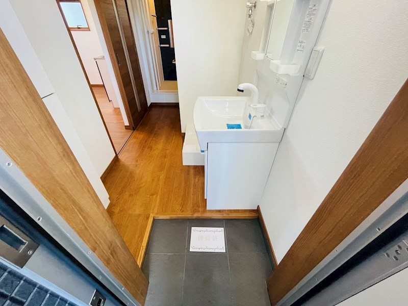 Grande北綾瀬West  玄関