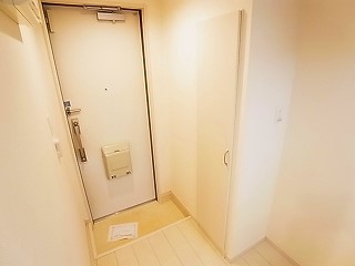 リブリ・サンビレッジ 玄関