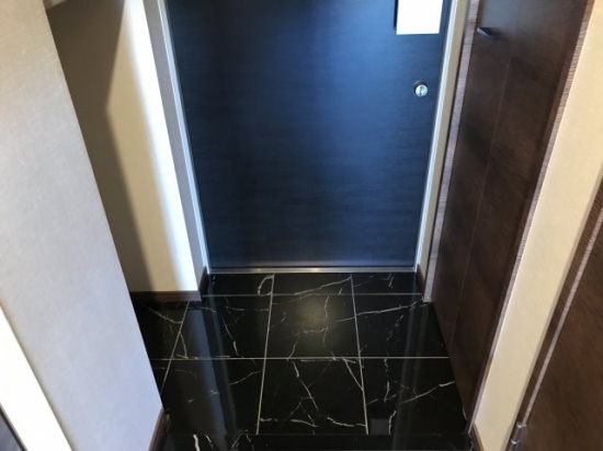 クレヴィスタ綾瀬Ⅱ 玄関