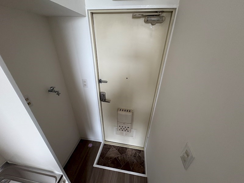 ウィスタリア 玄関