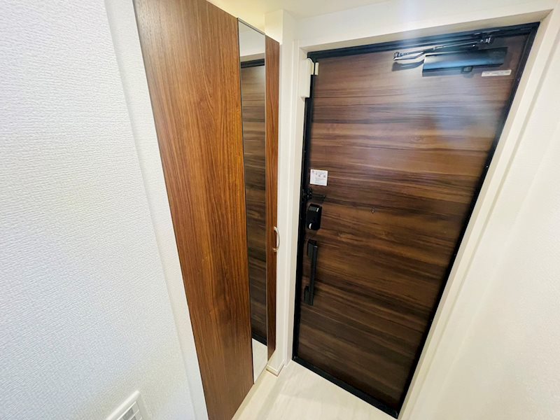 ルリアン綾瀬２ 玄関