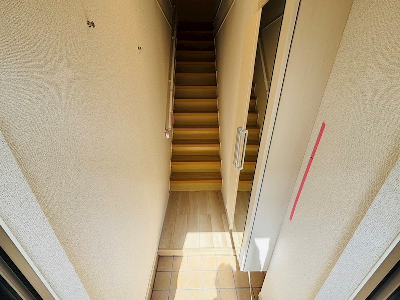 ファミールヒルズ 玄関