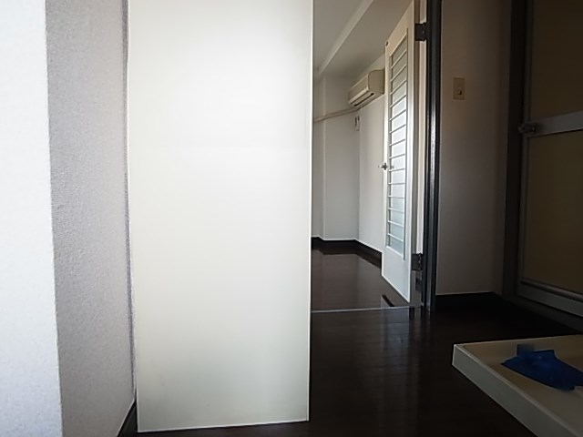 パークパレス綾瀬 玄関