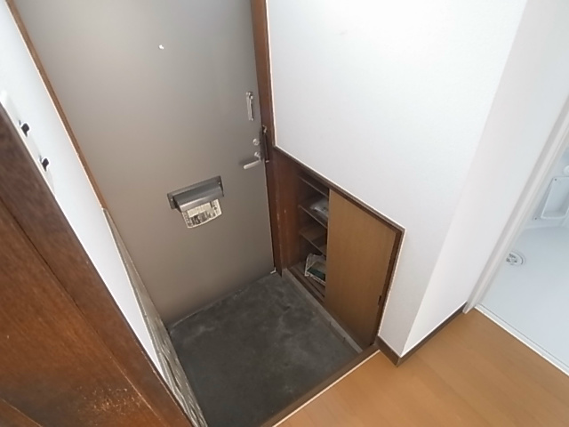 グレースサンヨーＢ棟 玄関