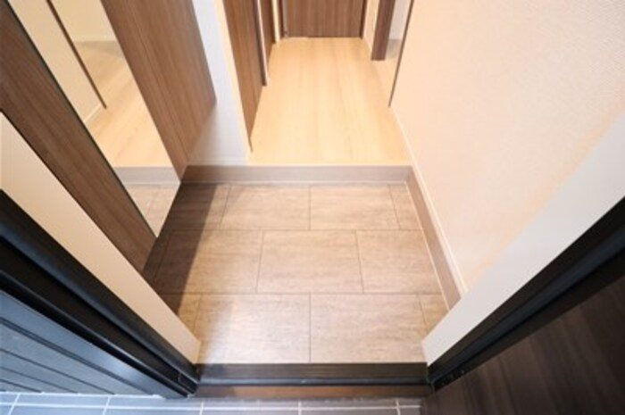 ラリュール 玄関