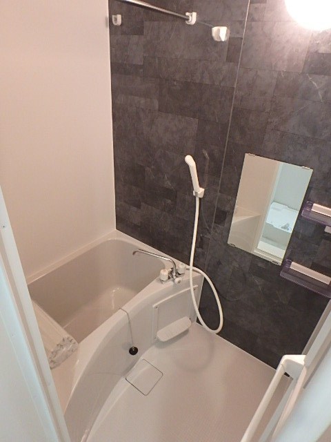 イル・ヴォーロ 風呂画像