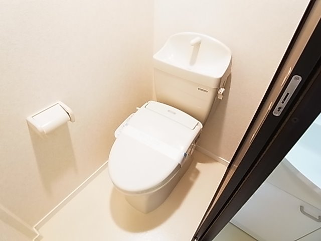 クリスタル青井２ トイレ