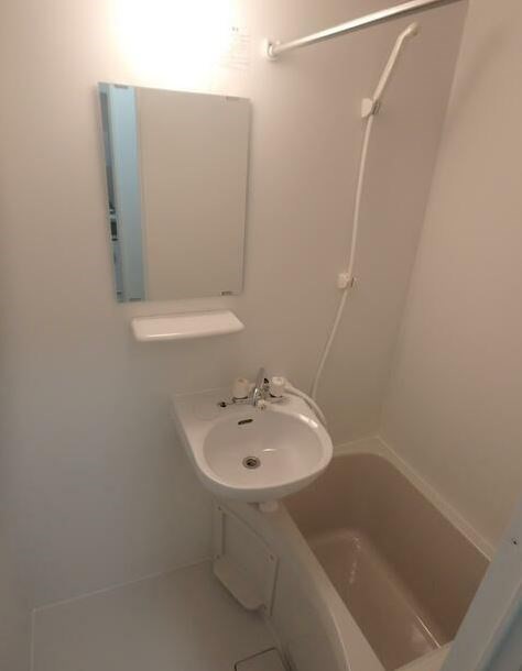 Amitie Ojikamiya 風呂画像