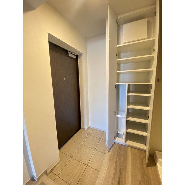 コンフォリア・リヴ千住 玄関