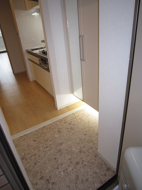 ヴァンベール（八潮市大瀬） 玄関