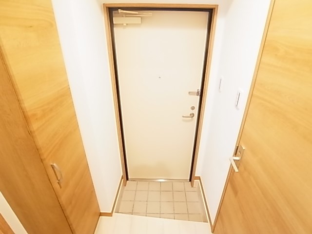 グラントレス松戸 玄関