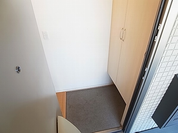 クロノスＢ 玄関