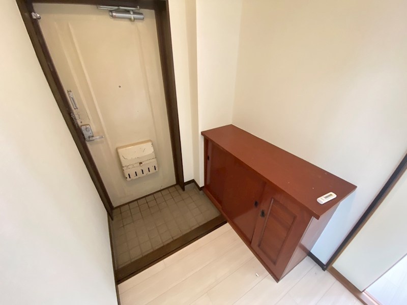 第2春実マンション 玄関