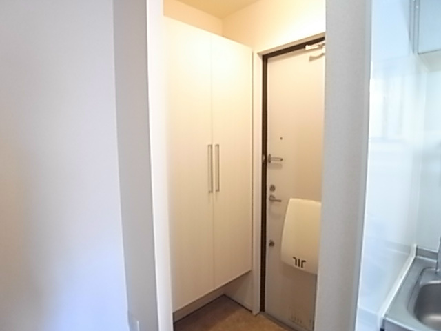 楽園 玄関