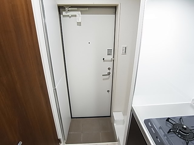 エスカリエ・ルージュ 玄関