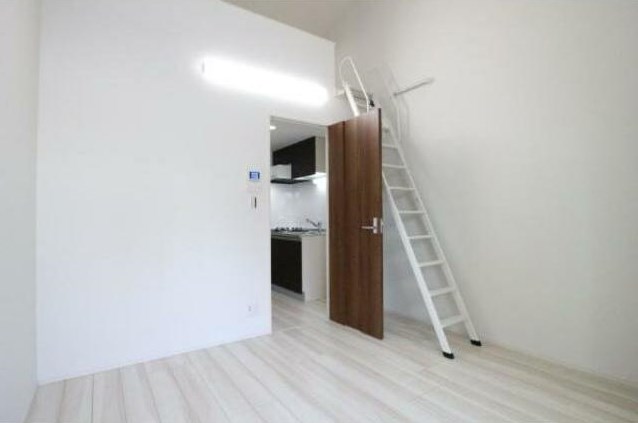 エスカリエ・ルージュ リビング