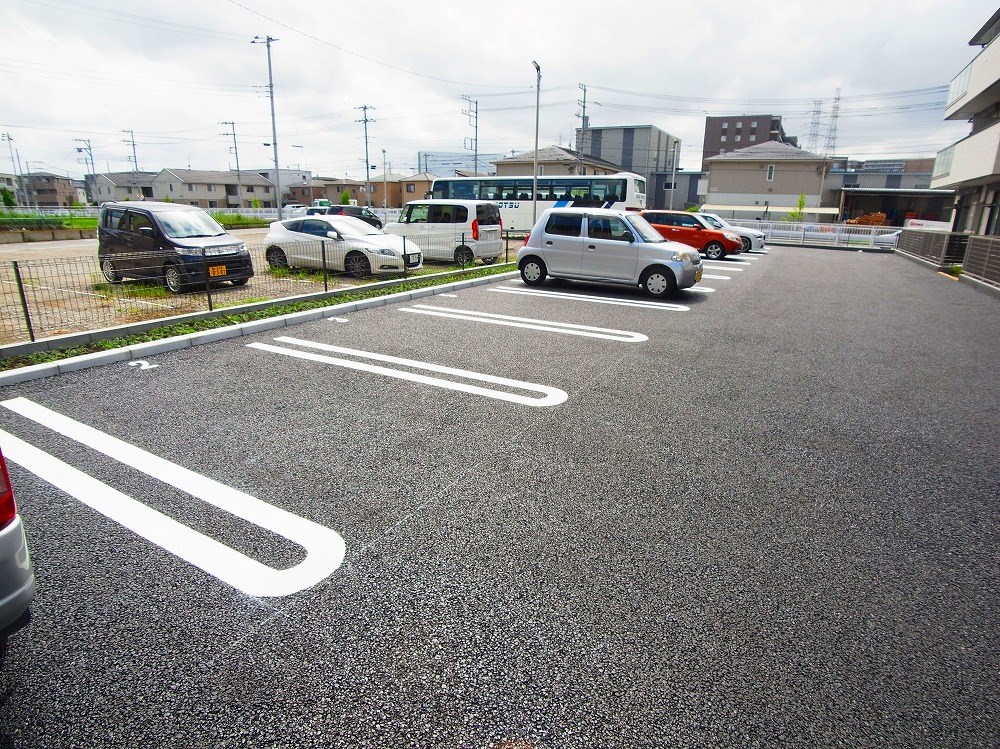 ラ・サカン 駐車場