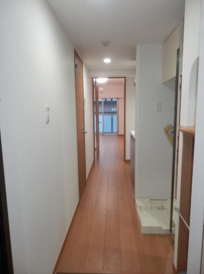 グランフォース谷在家 玄関