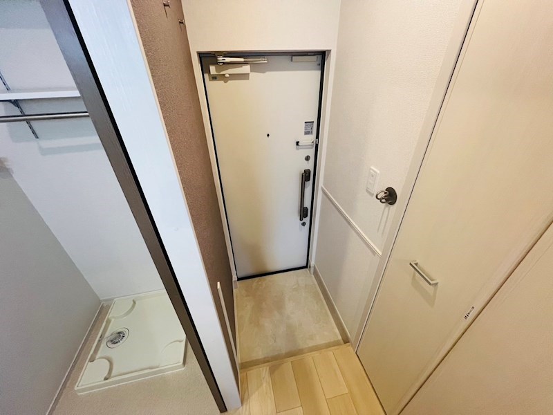 サードコート 玄関