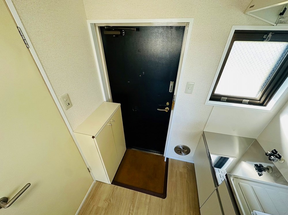 リバーサイド小泉 玄関