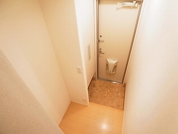 シティ　オブ　フレグランスⅡ 玄関