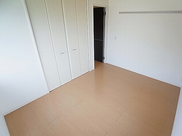 シティ　オブ　フレグランスⅡ ベッドルーム