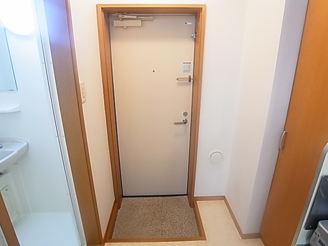 プラム梅島Ｃ 玄関