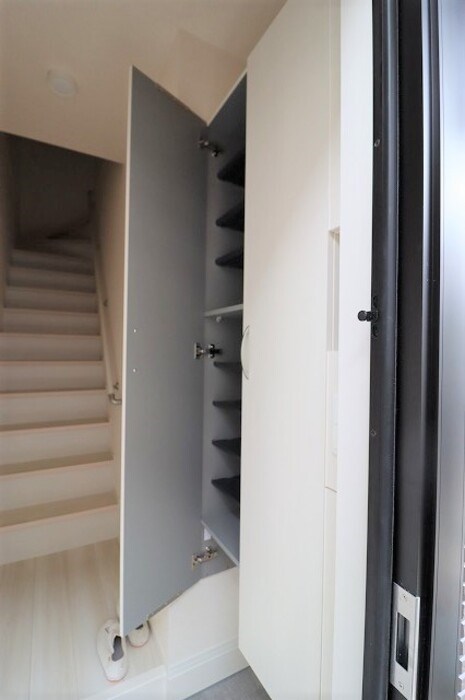 ロータスヒル 玄関