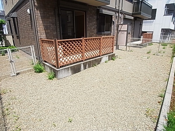 ロイヤルヒルズ春日D ベランダ