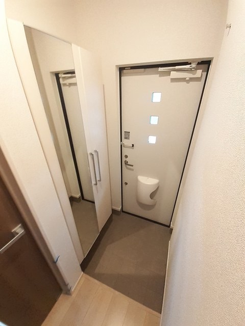 カレント　六笠 玄関