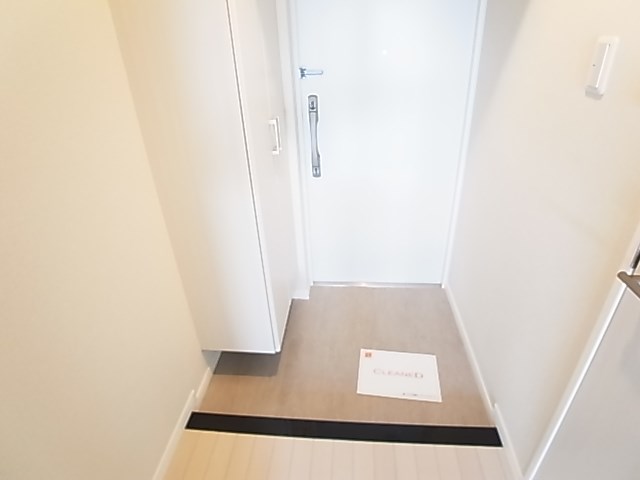 セレーノ六町 玄関