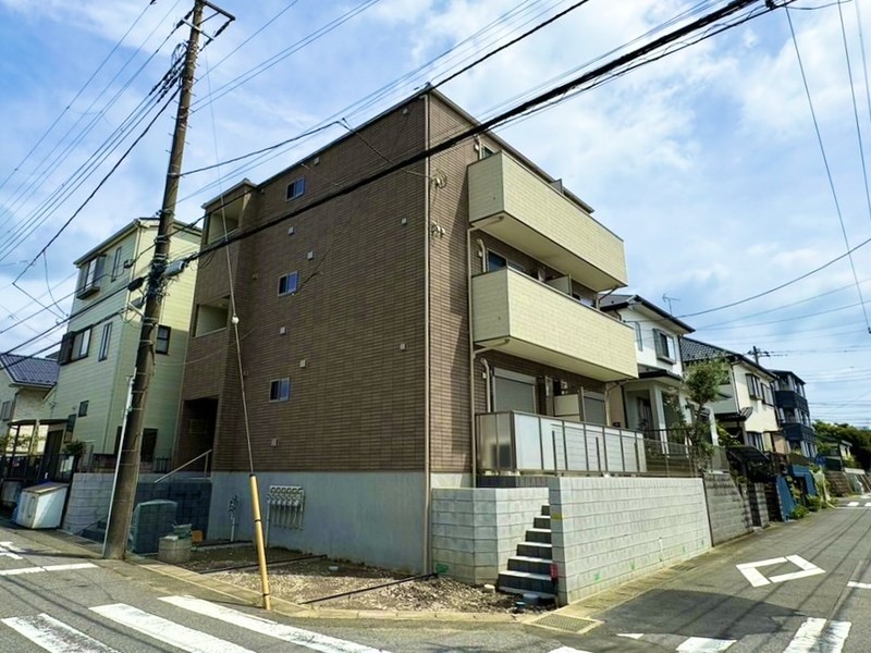 レオーネ新松戸 302号室 外観