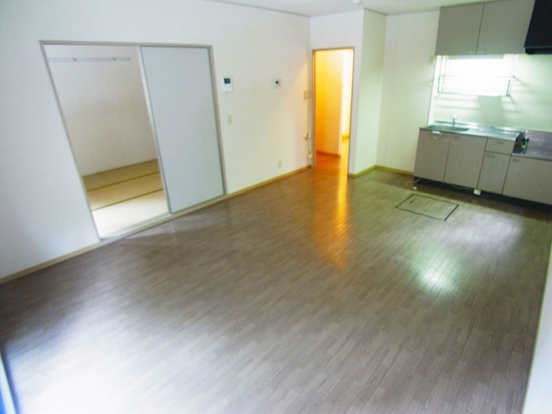 セントラル松ヶ丘 リビング