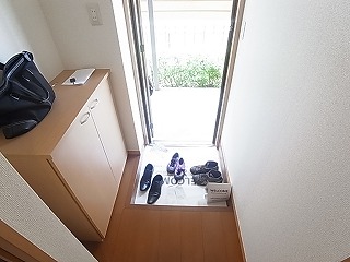 ローズパレス 玄関