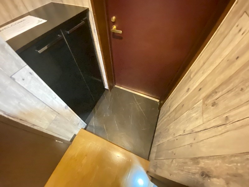 エニシアビル 玄関