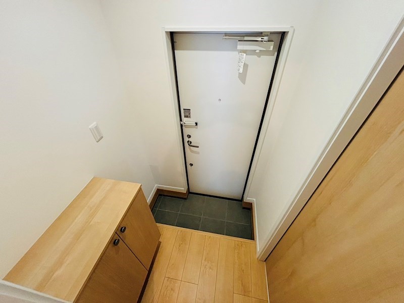 グランパラディソ 玄関