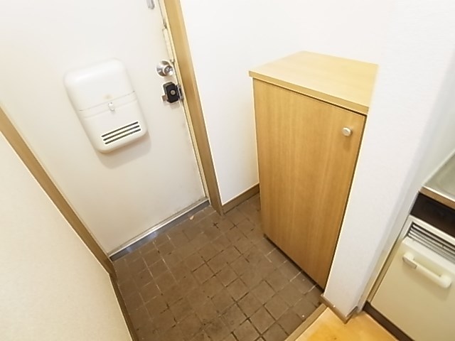 クリエイトメトロ綾瀬 玄関