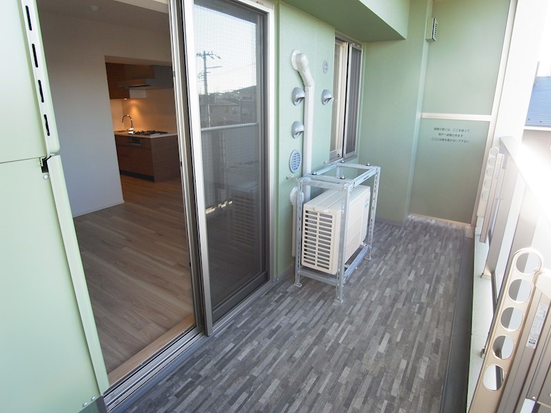 ART RESIDENCE IN OoTAKA-no-MORI ベランダ