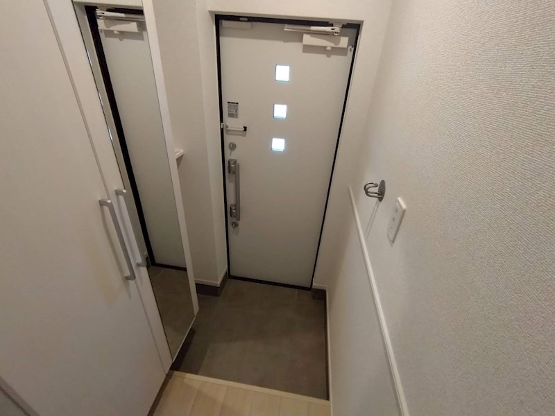 コンフォートB 玄関