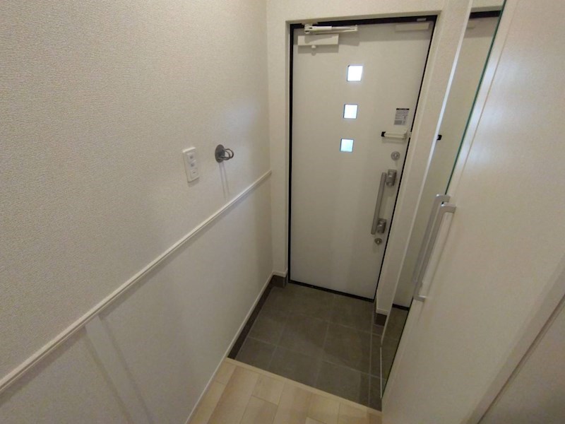 コンフォートB 玄関