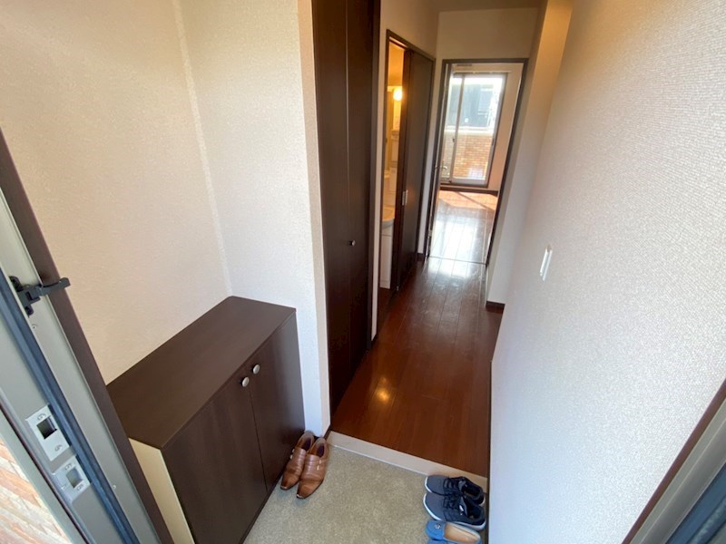 ガーデンヒルズＢ棟 玄関
