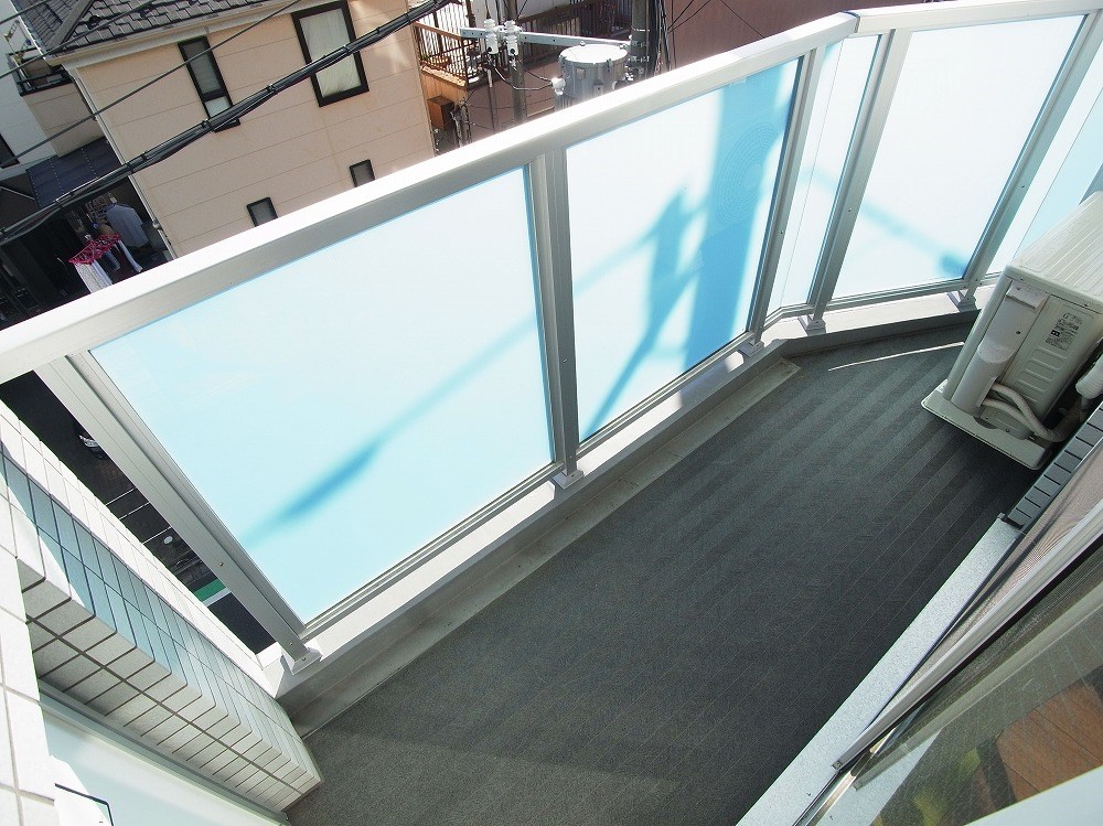 アンベリールマーロ北綾瀬２ ベランダ