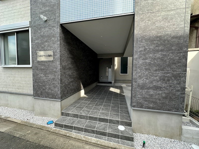 トレピアーニ青井 エントランス