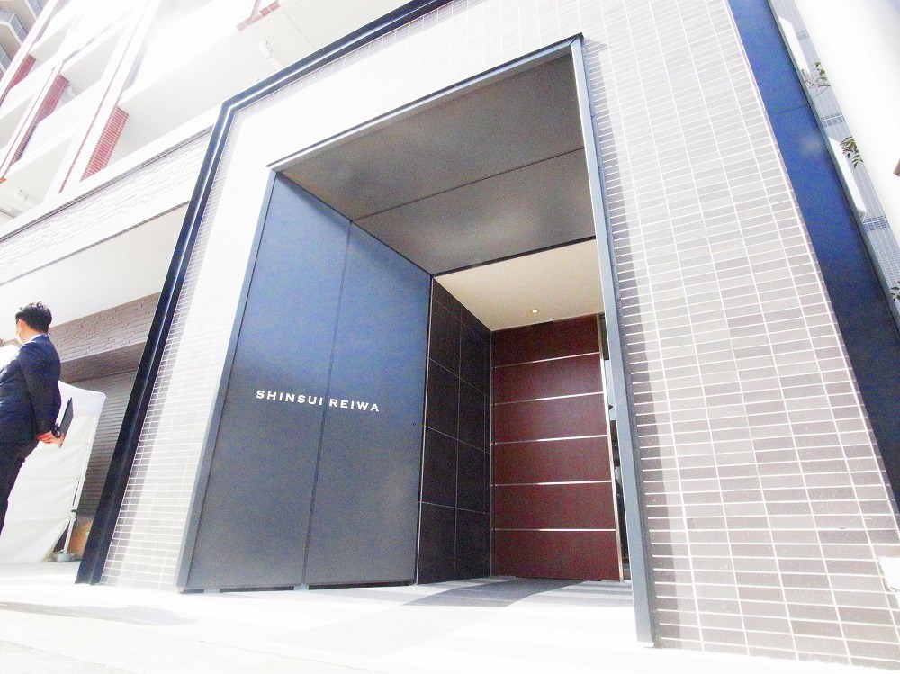 ＳＨＩＮＳＵＩ　ＲＥＩＷＡ　 エントランス
